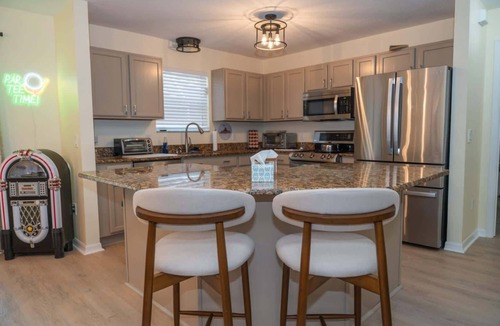 Tall Trees House | Heated Pool, 4 seater golf cart, Life Style ID's