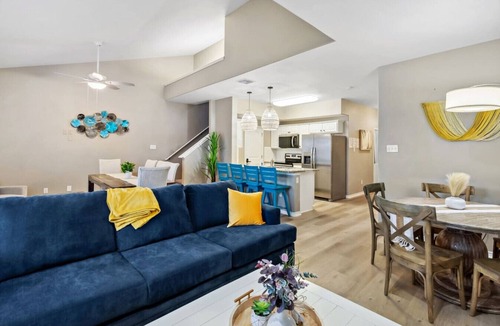Corpus Christi House | Heated Pool, 5 Bedroom, Pet-Friendly, King Bed,Near White Cap Beach, Patio, Grill