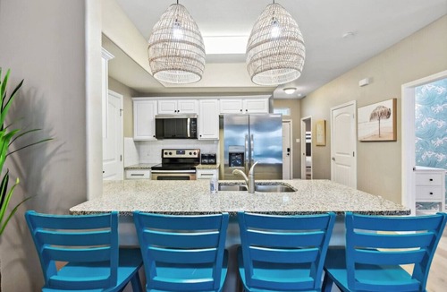 Corpus Christi House | Heated Pool, 5 Bedroom, Pet-Friendly, King Bed,Near White Cap Beach, Patio, Grill