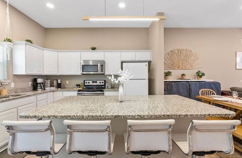 Corpus Christi Villa | Heated Pool · 5 Minute Walk to Whitecap Beach · Balcony · Charcoal Grill