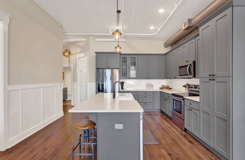Yamacraw Village Apartment | Heated Pool Access | 5*Clean | Flex Cancelation