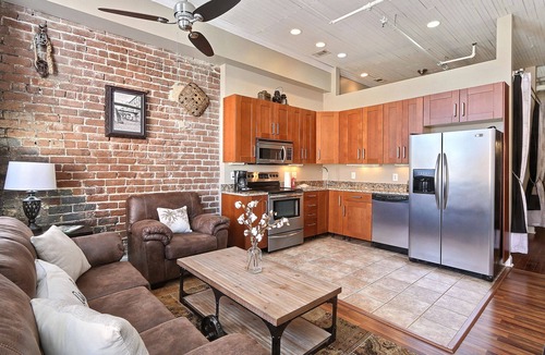Historic District - North Apartment | Heated Pool Access | 5*Clean | Flex Cancelation