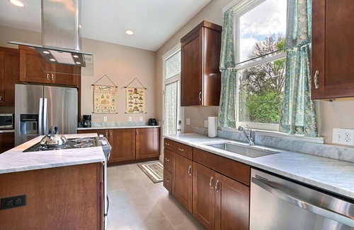 Savannah Victorian District House | Heated Pool Access | 5*Clean | Flex Cancelation