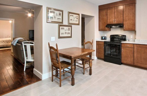 Savannah Victorian District Apartment | Heated Pool Access | 5*Clean | Flex Cancelation