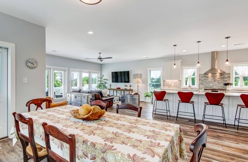 Tybee Island House | Heated Pool Access, Relaxing Beach House