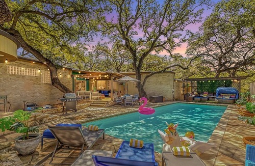 Medical Center District House | Heated Pool, Cabana, Fire Pit, Game Room & Arcade!