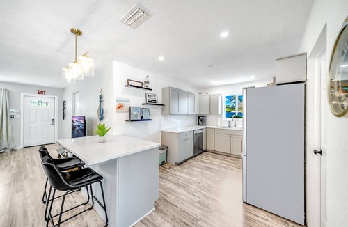 Dania Beach House | Heated Pool! Close To Beach & Shops!