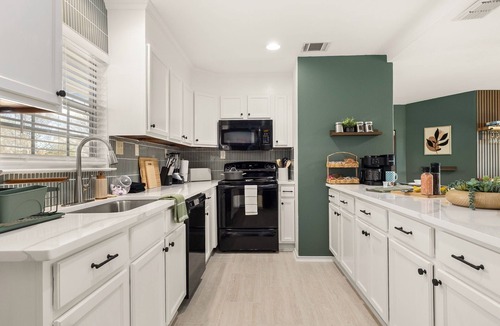 Shearer Hills - Ridgeview House | Heated Pool/Court/Casita/Game Room/Movie Drive-in