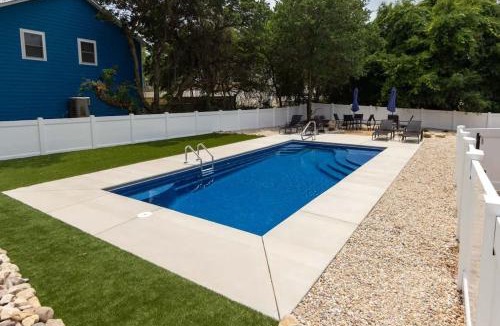 Southern Shores House | Heated Pool Dog Friendly Hot Tub Walk to Beach