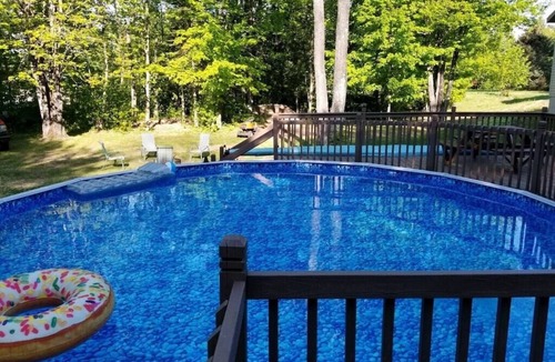 Christmas House | Heated pool-fire pit-central air-near PRNL