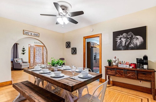 Jeffersonville House | ✪Heated Pool, Firepit, Bikes, Grill, Pets✪