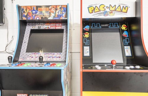 Brooksville House | Heated Pool, Game Room, Near Weeki Wachee