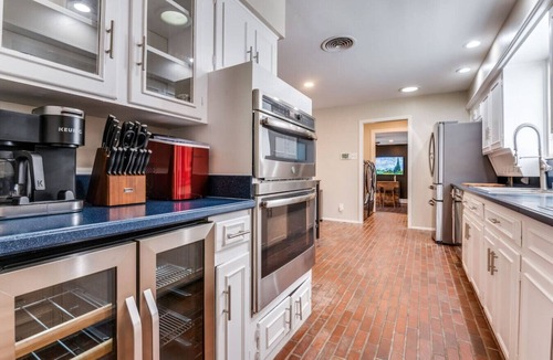 Northwest Dallas House | Heated Pool, Golf & Poker Room