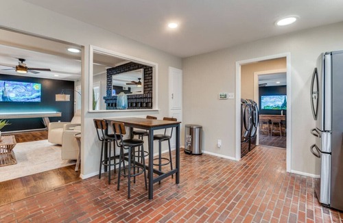 Northwest Dallas House | Heated Pool, Golf & Poker Room