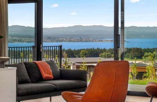 Nukuhau House | Heated Pool Gym Sauna Hot Tub