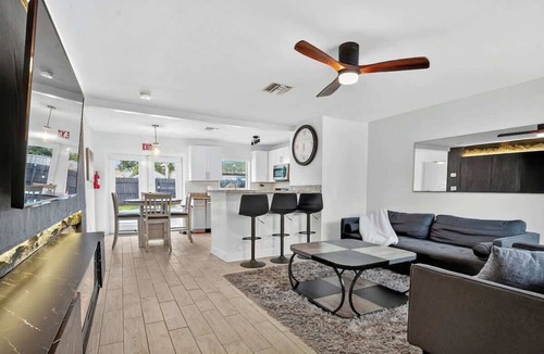 Driftwood House | Heated Pool Home Mini Golf & Soccer Firepit