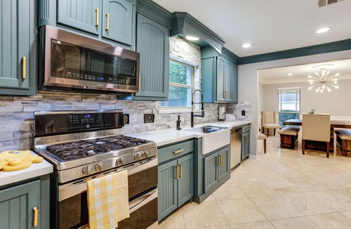 Ponderosa Forest Cottage | Heated Pool, Hot Tub, Game Room: Houston Group Gem
