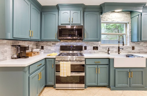 Ponderosa Forest Cottage | Heated Pool, Hot Tub, Game Room: Houston Group Gem