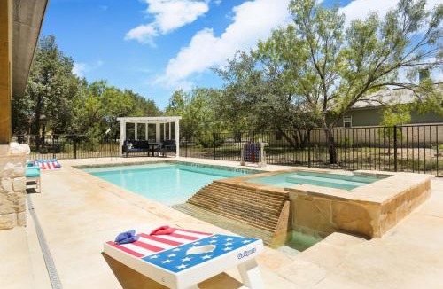 Sabinal House | Heated pool Hot Tub Golf Cart Arcade Two Kitchens