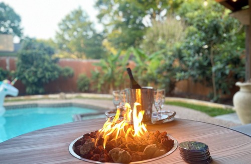 Hidden Forest House | Heated pool & hot tub close to six flags!n