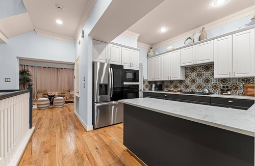 Montrose House | Heated Pool in Montrose Walk to Dining 3BR 2.5BA 3PK 8PL