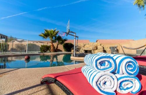 Tamaron House | Heated Pool Mini Golf Huge Backyard King Bed