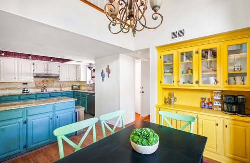Vance Jackson House | Heated Pool | MiniGolf |Arcade| Slide-Family Oasis