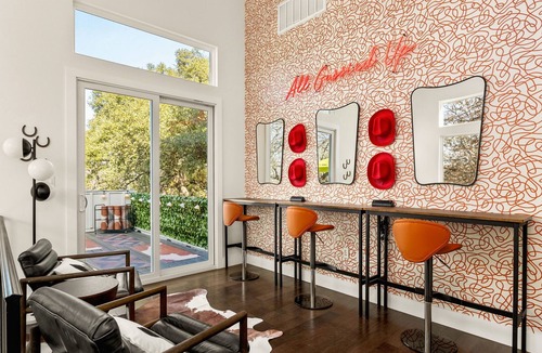 Galindo House | Heated Pool, MiniGolf, Karaoke, Game Room, Spa, 2mi to DT - SoCo Cowgirl