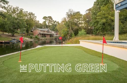 Mid America House | Heated Pool | MiniGolf | Fire Pit | Hot Tub | Lake