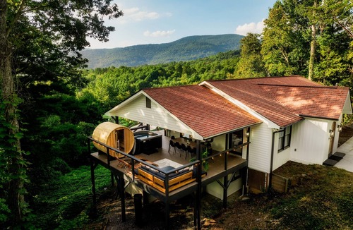 Fairview House | Heated Pool Now Open! HotTub! Views! Sauna! Arcade