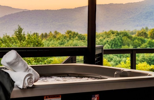Fairview House | Heated Pool Now Open! HotTub! Views! Sauna! Arcade