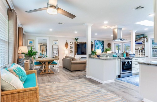 Tampa Shores House | Heated pool on water, 3-bedroom house in beautiful Tampa