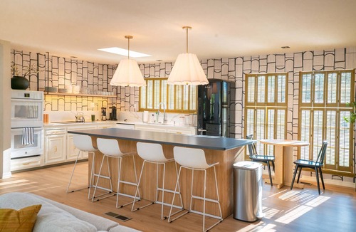 Albuquerque House | Heated pool open year round, Sleeps 14, 5 Bedroom/9 beds, Hot Tub, BBQ, BB court