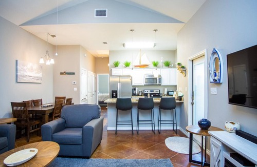 Corpus Christi House | HEATED POOL! PET FRIENDLY! Cozy Cottage by the Sea