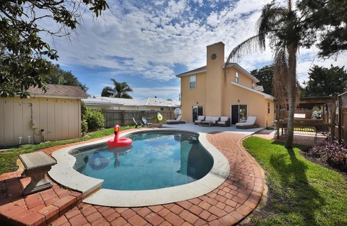 Jacksonville Beach House | Heated Pool Pet friendly Home