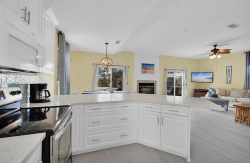 Jacksonville Beach House | Heated Pool Pet friendly Home