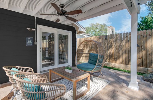 Woodlake - Briar Meadow House | Heated Pool Retreat 10min -> Galleria+Top Dining
