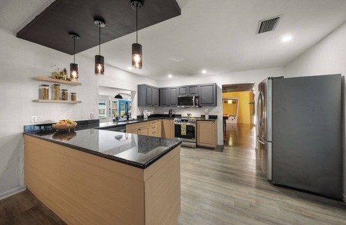 Bradenton House | Heated Pool Sleeps 32 Pickle/Bball Theater