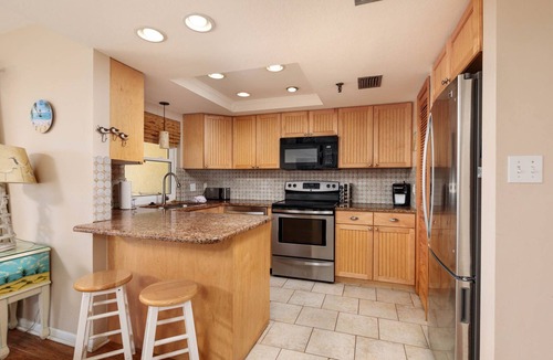 Redington Shores Condo | Heated Pool/Spa - Beachside! , Sleeps 10, Balcony 101