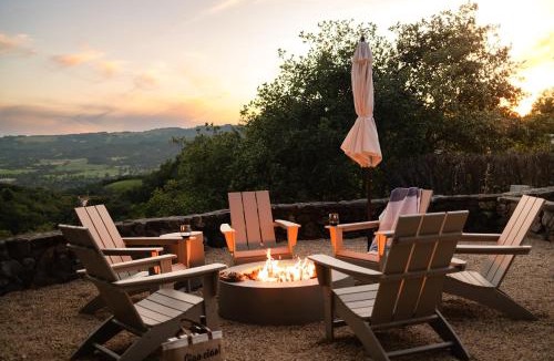 Sonoma Villa | Heated Pool, Spa, Views 6 mins to Plaza