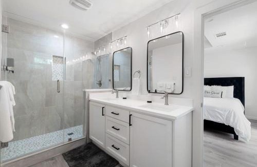 Old East Dallas House | Heated Pool Urban Retreat near Downtown Dallas