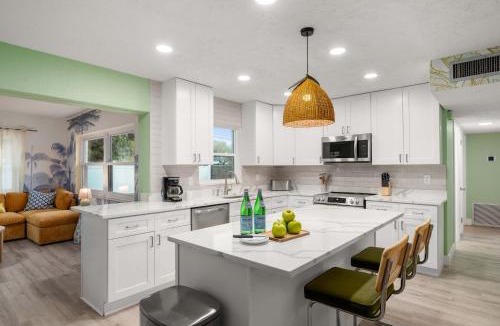 Walsingham House | Heated Pool Villa Clearwater Beach