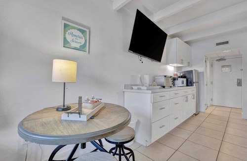 Ruskin Apartment | Heated Pool Waterfront, Resort Condo w/Hot Tub!