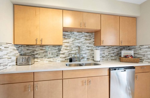 Cloisters Condo | Heated Pool Year Round | Biltmore Gem | Golf/Walk