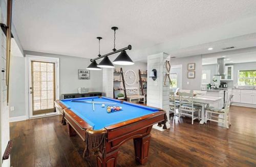 Jacksonville House | “Heated Poolside Oasis”-Central/Firepit