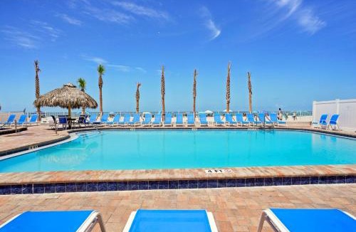 Redington Shores Apartment | Heated PoolSpa - Beachside Sleeps 10 Balcony 101