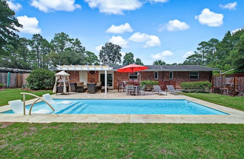 Savannah House | Heated Private Pool - 15 mins to Downtown