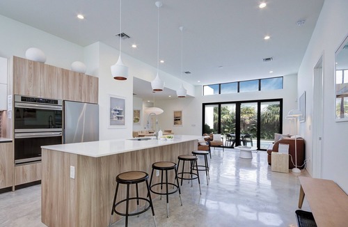 Tropic Palms House | Heated Saltwater Pool, Full Gym, BBQ Grill, Yoga Area, 6 Mins to Beach