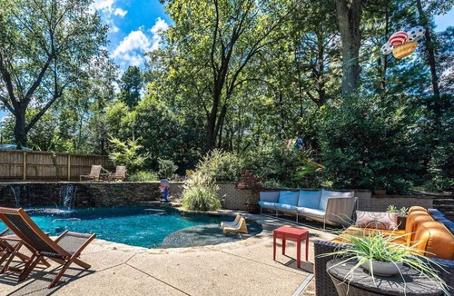 East Memphis House | Heated Saltwater Pool ❤️ Mid Century Oasis ❤️Indoor-Outdoor❤️Modern Escape