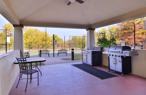 Central Oklahoma City Condo | Heated Saltwater Pool | 24 Hour Fitness Center + Free Breakfast